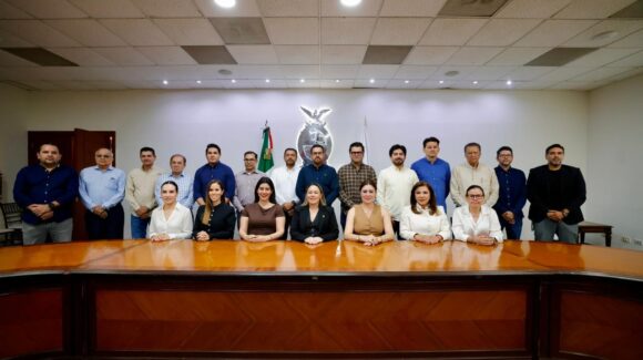 Yeraldine Bonilla sostiene primera reunión como gobernadora con integrantes del gabinete