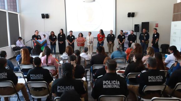 Capacitan a policías y funcionarios de Guasave, Sinaloa, en atención y protección de la comunidad LGBTTTIQ+