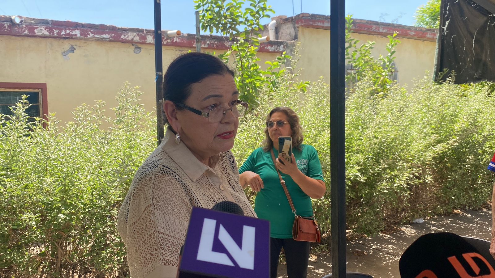 Adultos mayores denuncian que les cerraron las puertas de Casa de Día del ISSSTE, en Guasave