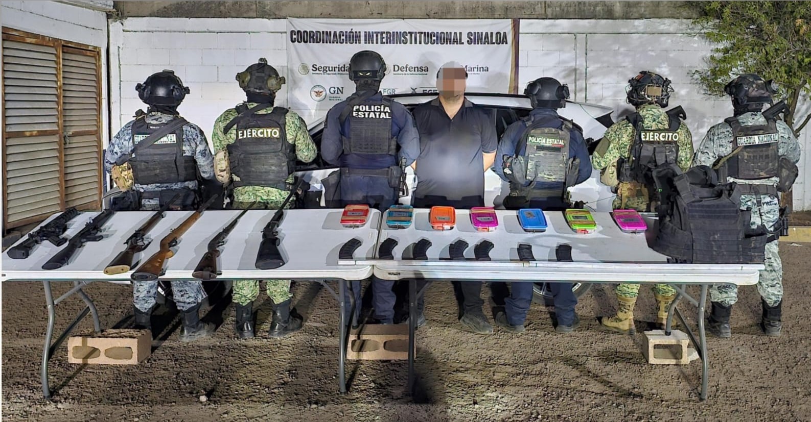 Aseguramiento de armas tras enfrentamiento en Mocorito