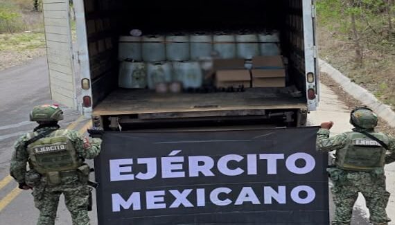 Aseguran un camión de carga con 7 mil litros de sustancias para elaboración de metanfetamina en Culiacán, Sinaloa