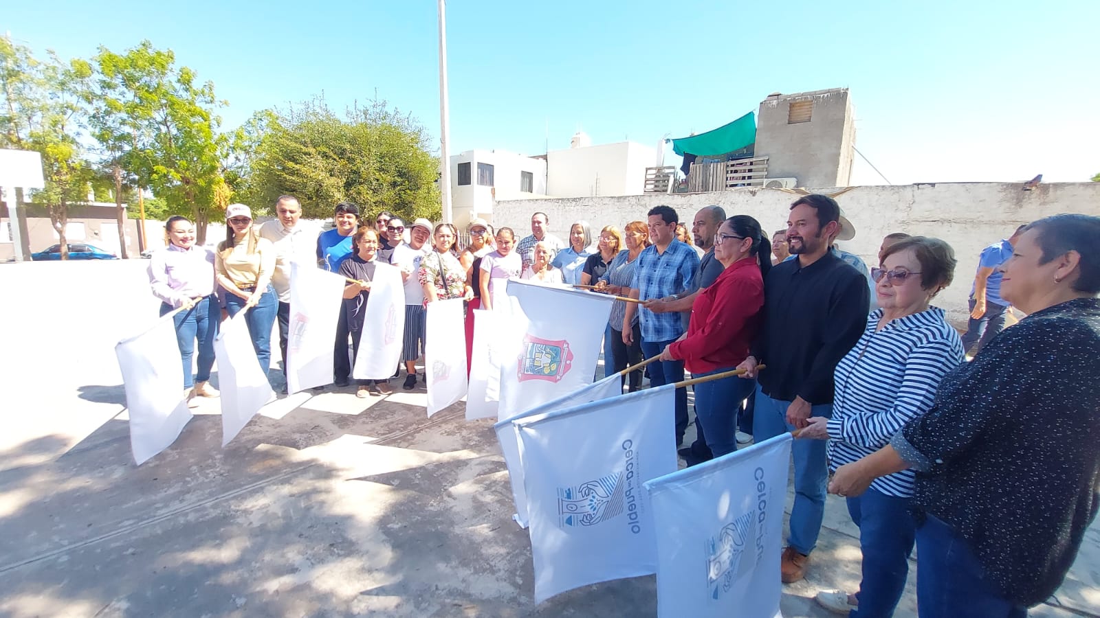 Atienden añeja demanda en la colonia San Pedro, en Guamúchil; rehabilitarán cancha de usos múltiples