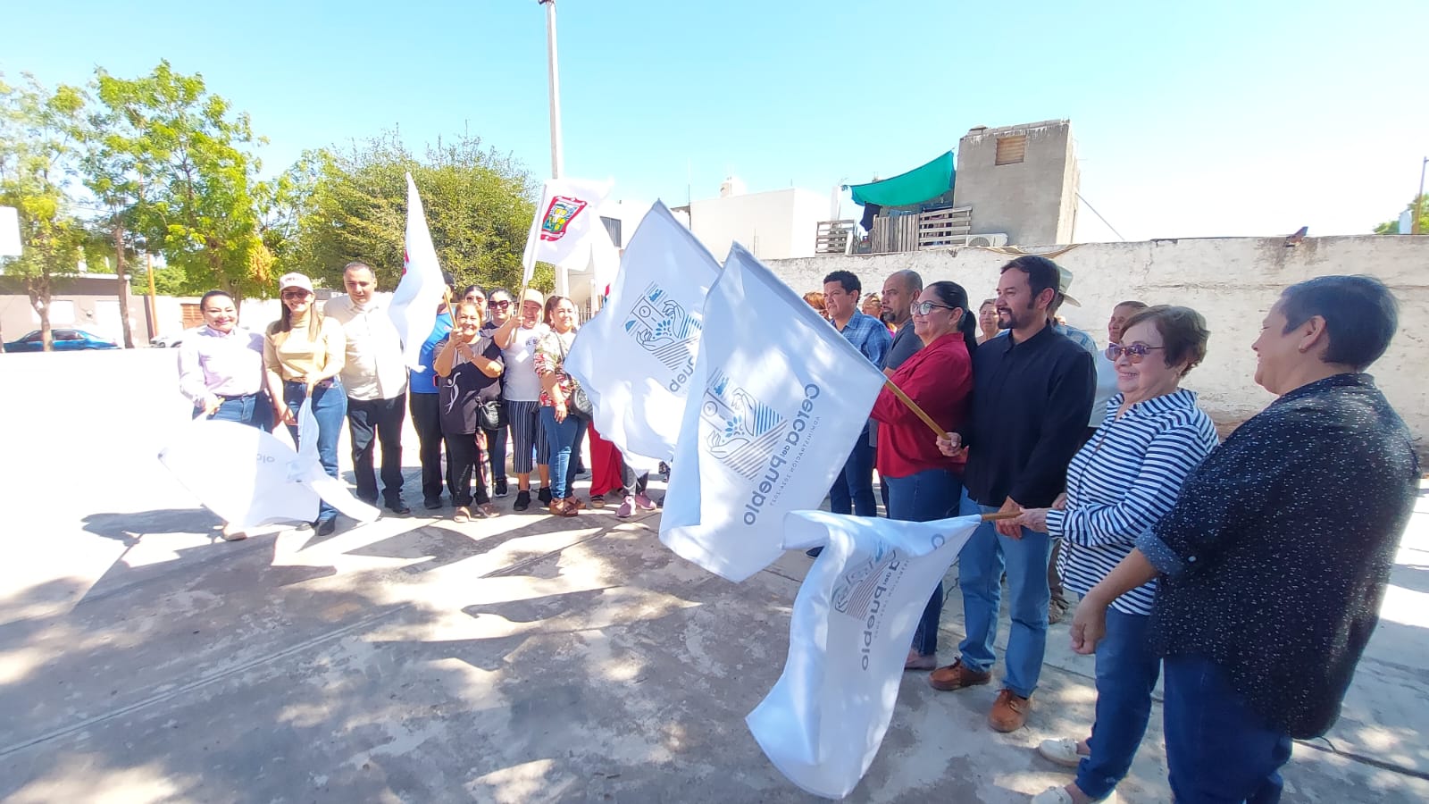 Atienden añeja demanda en la colonia San Pedro, en Guamúchil; rehabilitarán cancha de usos múltiples