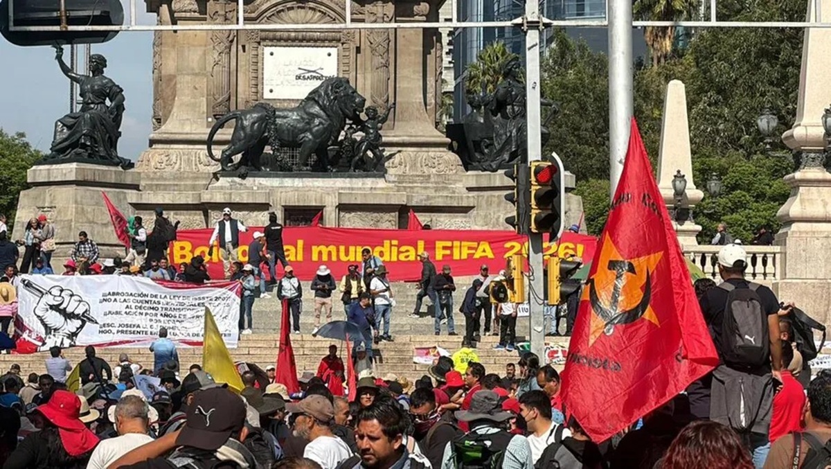 CNTE lleva a cabo megaprotesta en calles de CDMX