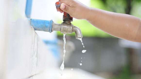 ¿Tu recibo de agua es cada vez más alto? Estos cambios en casa pueden ayudarte a reducir tu pago