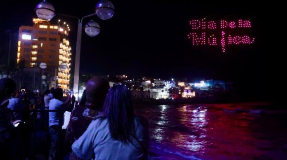 Cerca de 30 mil personas llenan el Centro Histórico y Olas Altas durante el Día de la Música en Mazatlán