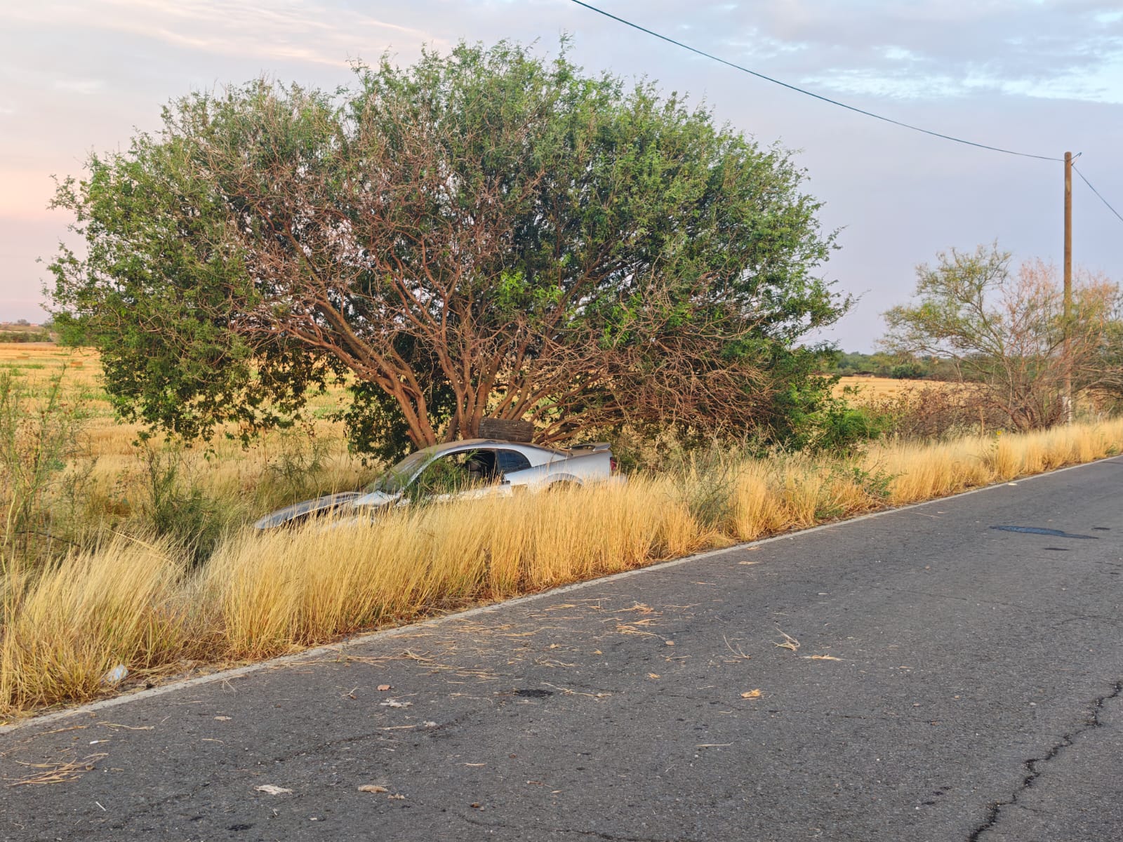 Dos personas lesionadas el saldo de un aparatoso accidente en carretera El Carrizo- Jahuara, en Ahome