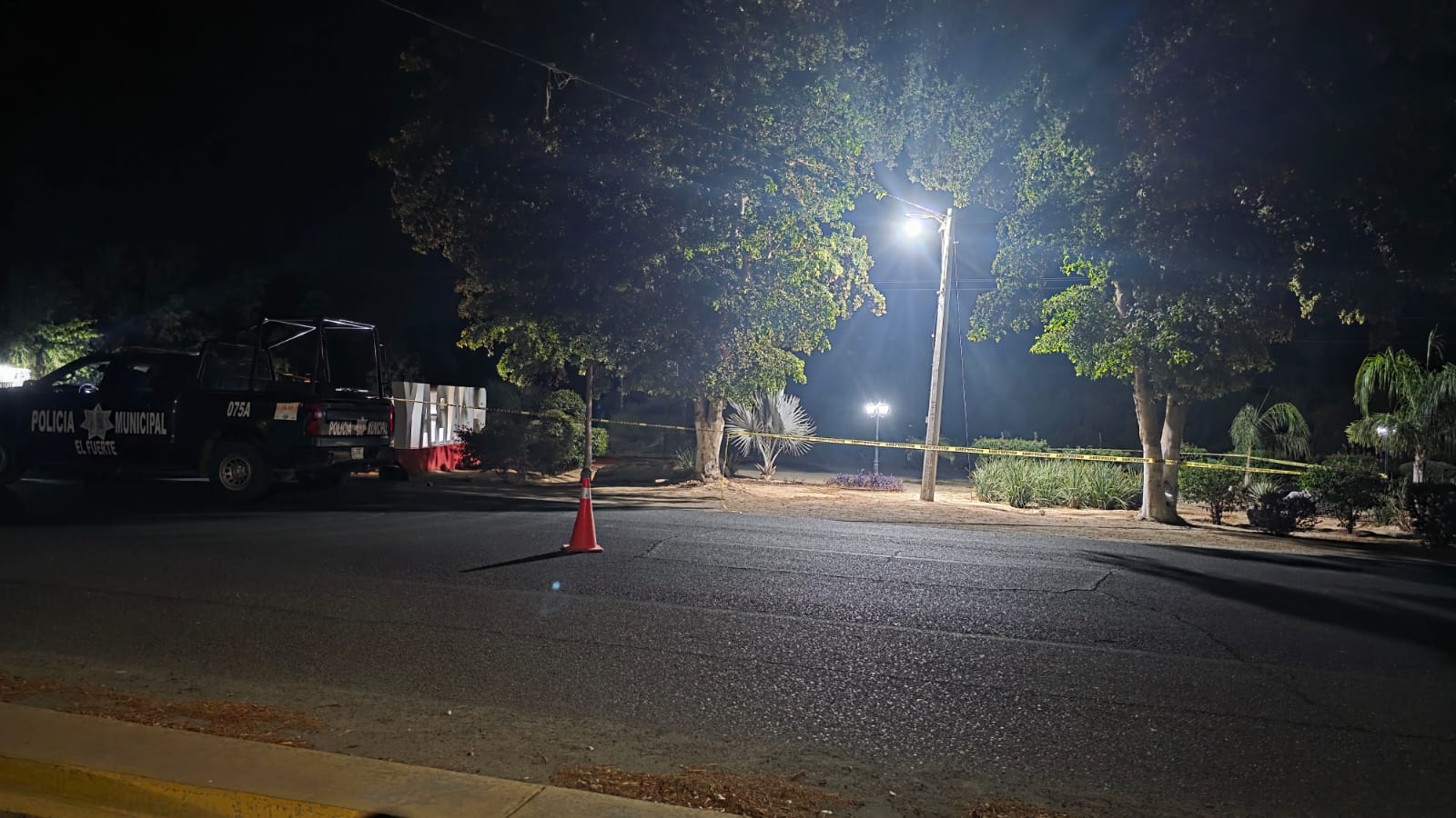 Ejecutado a balazos localizan a un hombre en las letras de Charay, El Fuerte, Sinaloa