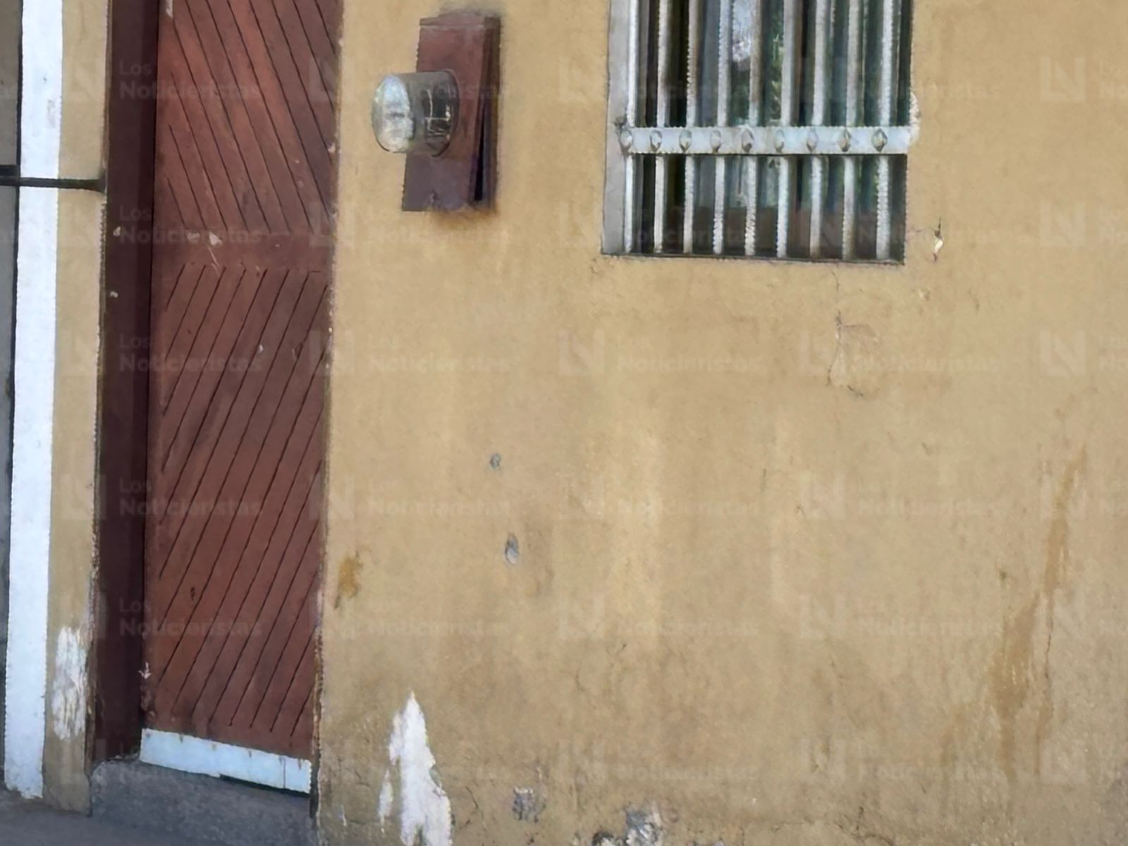 Ejecutan a un hombre y balean casa en la Toledo Corro en Culiacán