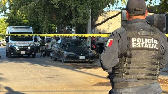 Persiguen y ejecutan a balazos a un hombre en la banqueta de un domicilio en Nueva Galicia, Culiacán
