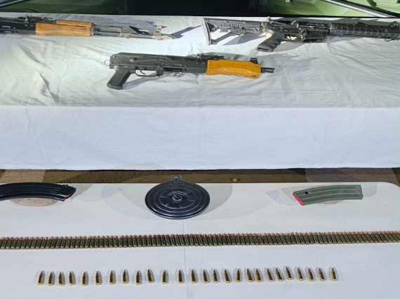 Ejército detiene a dos hombres con un arma y un vehículo en Culiacán, Sinaloa
