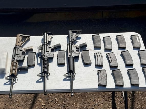 Ejército detiene a dos hombres con un arma y un vehículo en Culiacán, Sinaloa