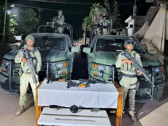 Ejército detiene a dos hombres con un arma y un vehículo en Culiacán, Sinaloa