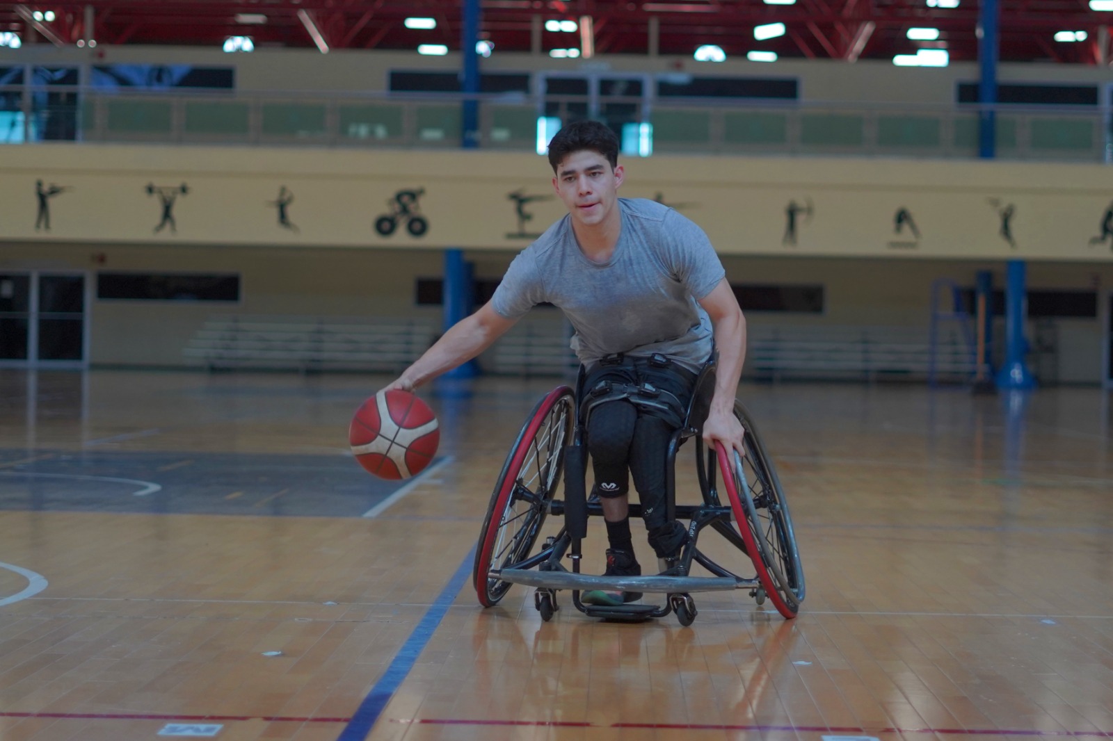 El sinaloense Emmanuel Fuentes busca conquistar el basquetbol sobre sillas de ruedas en Europa