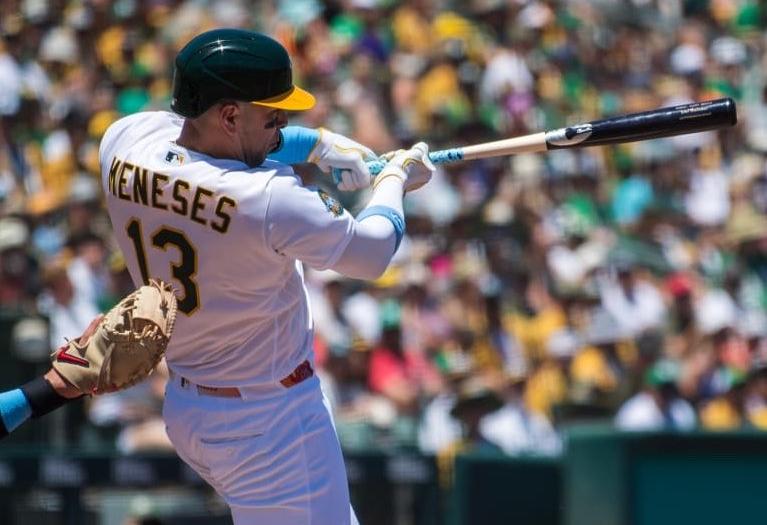 El sinaloense Joey Meneses produce en su regreso a las Grandes Ligas con Atléticos
