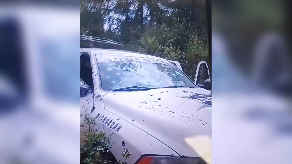 Emboscada en Michoacán deja cinco policías muertos y diez heridos