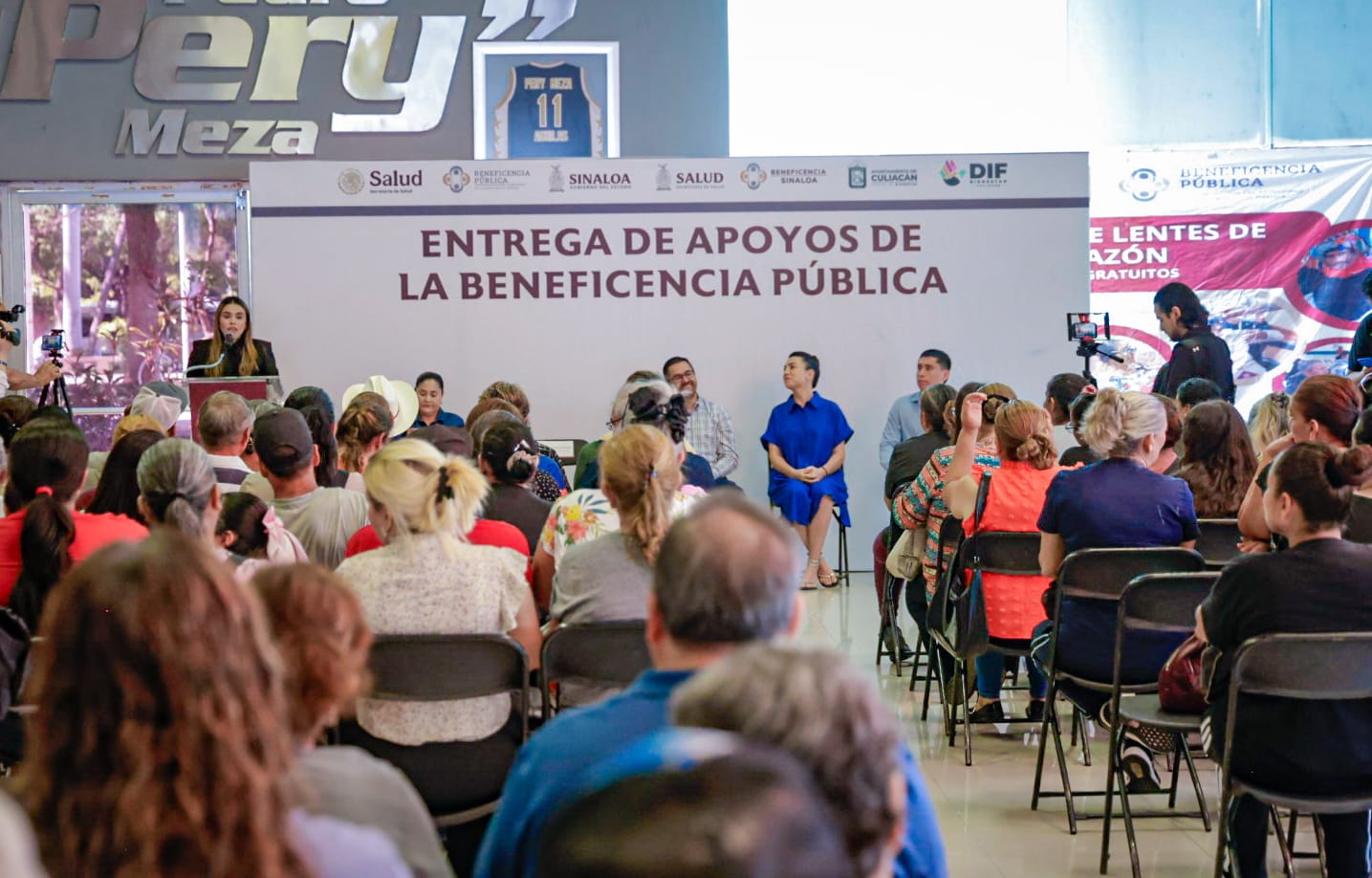 Entregan lentes en DIF Culiacán y Beneficencia Pública