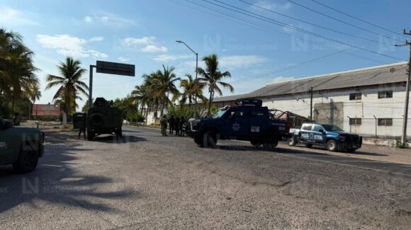 Explosión de vehículo sacude Escuinapa, Sinaloa; autoridades mantienen acordonada la zona