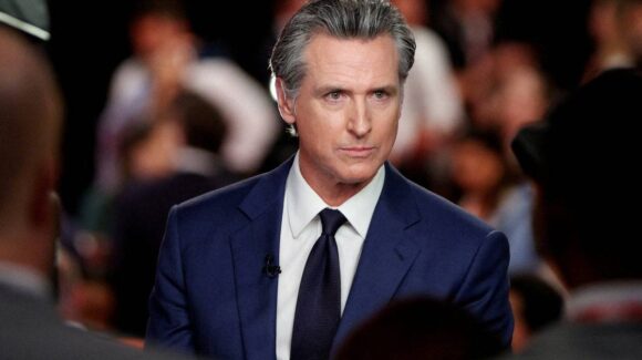 Gavin Newsom acusa a Trump de investigarlo por aspiraciones presidenciales