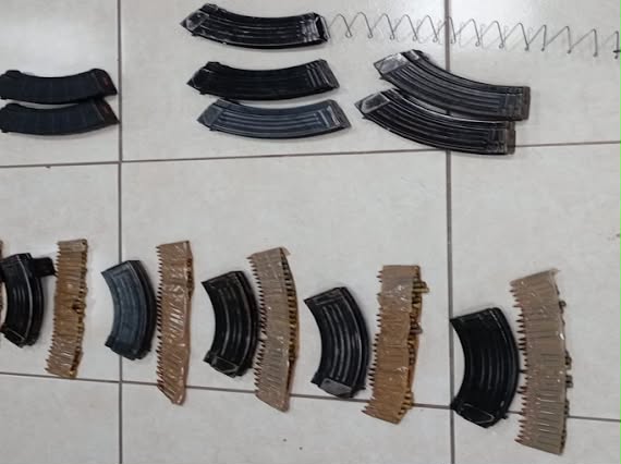 Guardia Nacional asegura 5 armas largas, chalecos tácticos, cartuchos y ponchallantas en Costa Rica, Culiacán