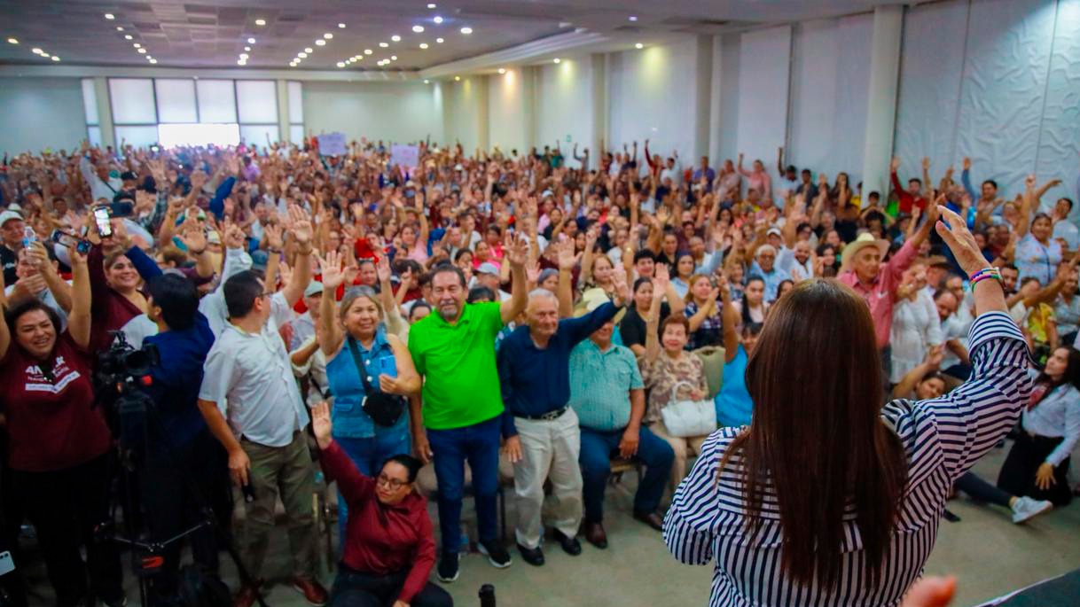 Imelda Castro en evento en Guasave y Los Mochis