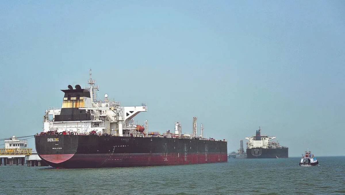 Irán anuncia cierre total del estrecho de Ormuz tras ofensiva de EU