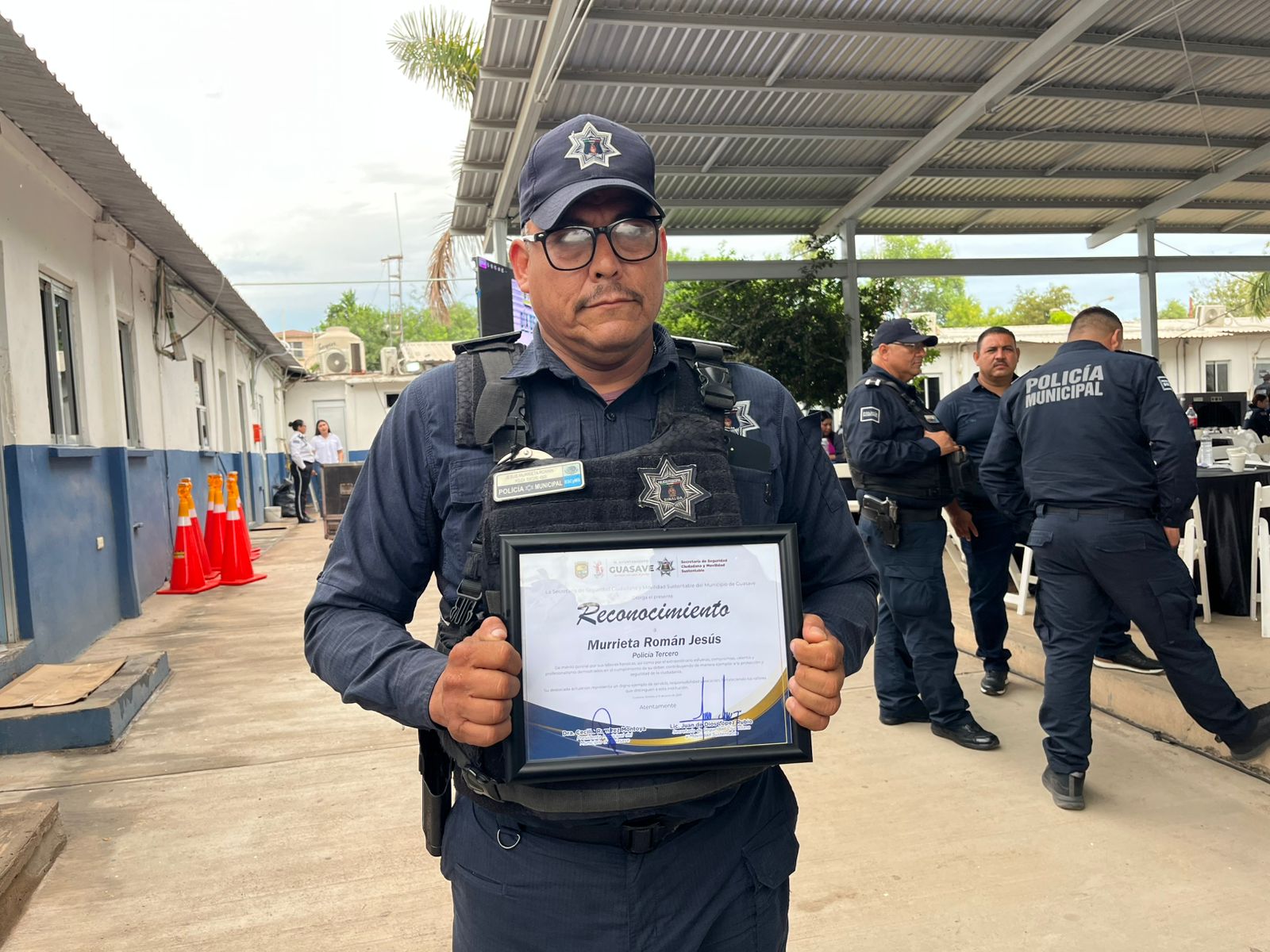 José Murrieta Román con 22 años de vocación y una vida salvada que le valió el Mérito Policial en Guasave, Sinaloa