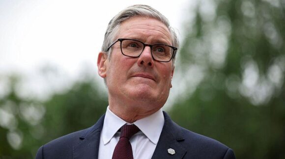 Anuncia su renuncia el primer ministro del Reino Unido, Keir Starmer, tras aceptar que no cuenta con respaldo
