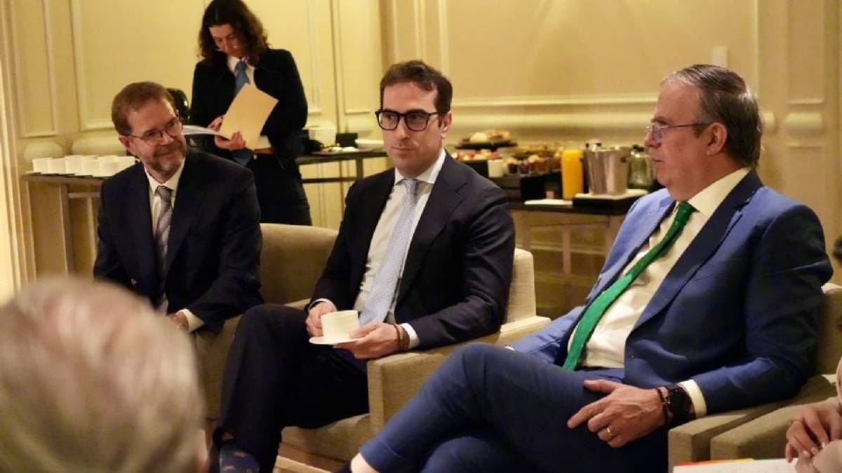 La presidenta Claudia Sheinbaum y el vicepresidente español Carlos Cuerpo sostuvieron un encuentro virtual en México; ambos países se comprometieron a duplicar el comercio bilateral y aumentar la inversión en 50% hacia 2030.