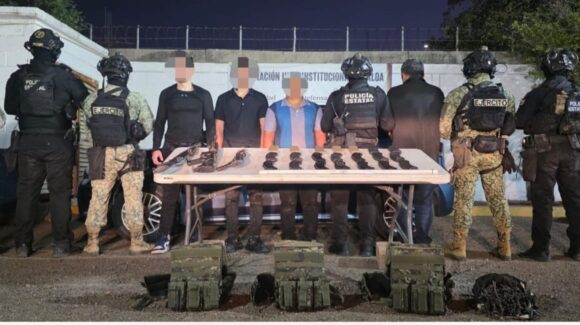¡Pedía auxilio! Liberan a una persona privada de la libertad y detienen a 3 civiles armados con AK-47 y ‘ponchallantas’ en Culiacán, Sinaloa