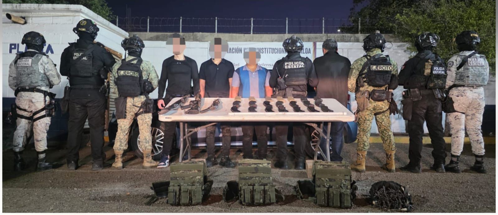 Liberan a una persona privada de la libertad y detienen a 3 civiles armados con AK-47 y ponchallantas en Culiacán, Sinaloa