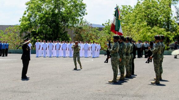 Estrella Palacios participa en toma de protesta del nuevo comandante de la Tercera Región Militar en Mazatlán 