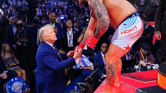 Presentan cargos contra cinco personas acusadas de planear un ataque durante un evento de UFC con presencia de Donald Trump