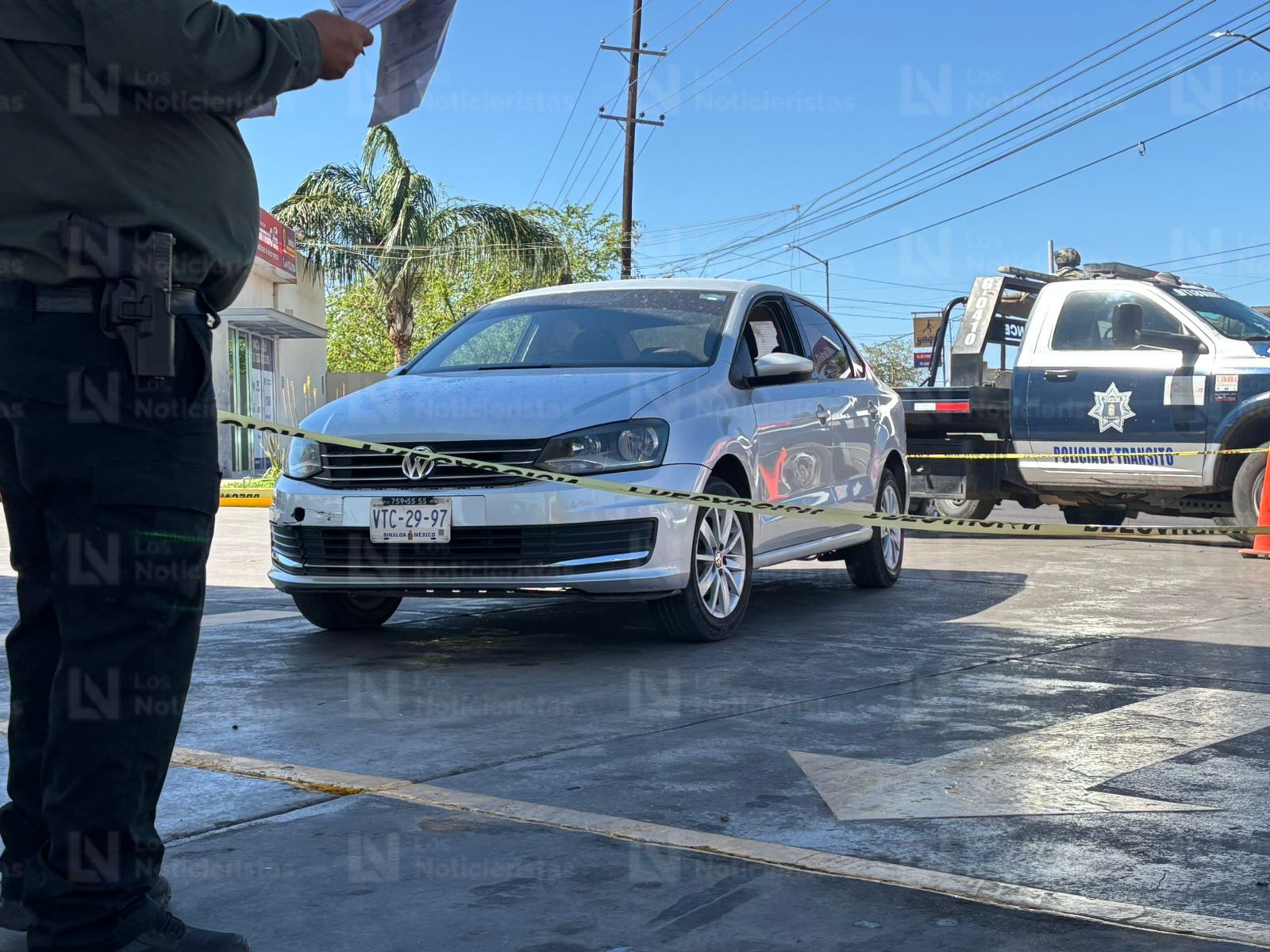 Privan de la libertad al conductor de un Volkswagen Vento en una gasolinera del sector Mercado de Abastos en Culiacán