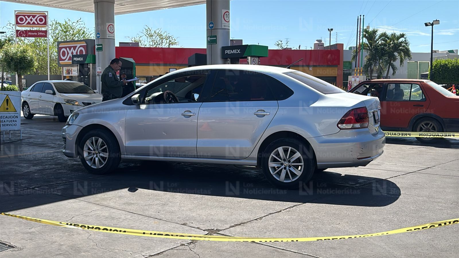 Privan de la libertad al conductor de un Volkswagen Vento en una gasolinera del sector Mercado de Abastos en Culiacán