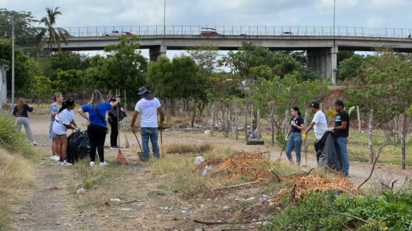 Retiran de playas y colonias de Mazatlán, Sinaloa, más de 480 costales de basura en una sola jornada de limpieza