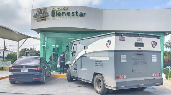 Atan a empleados y vacían bóveda: se llevan 2 millones de pesos en Banco del Bienestar de Nuevo León
