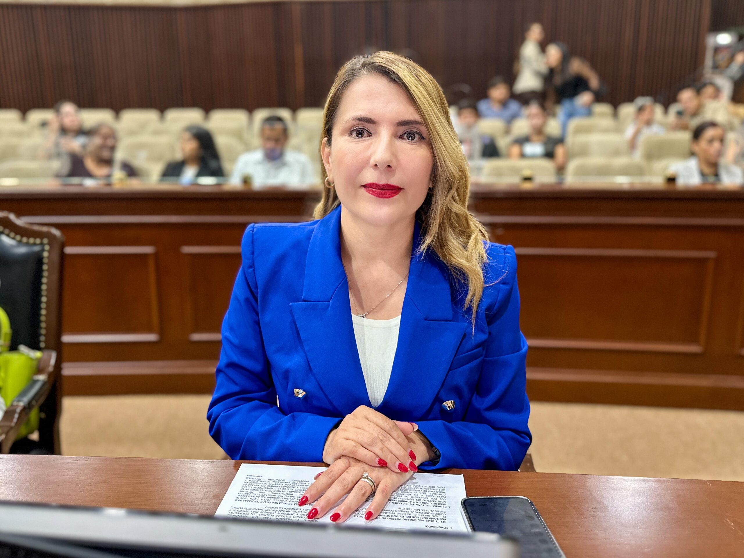 Roxana Rubio se registra como aspirante a la gubernatura en el PAN