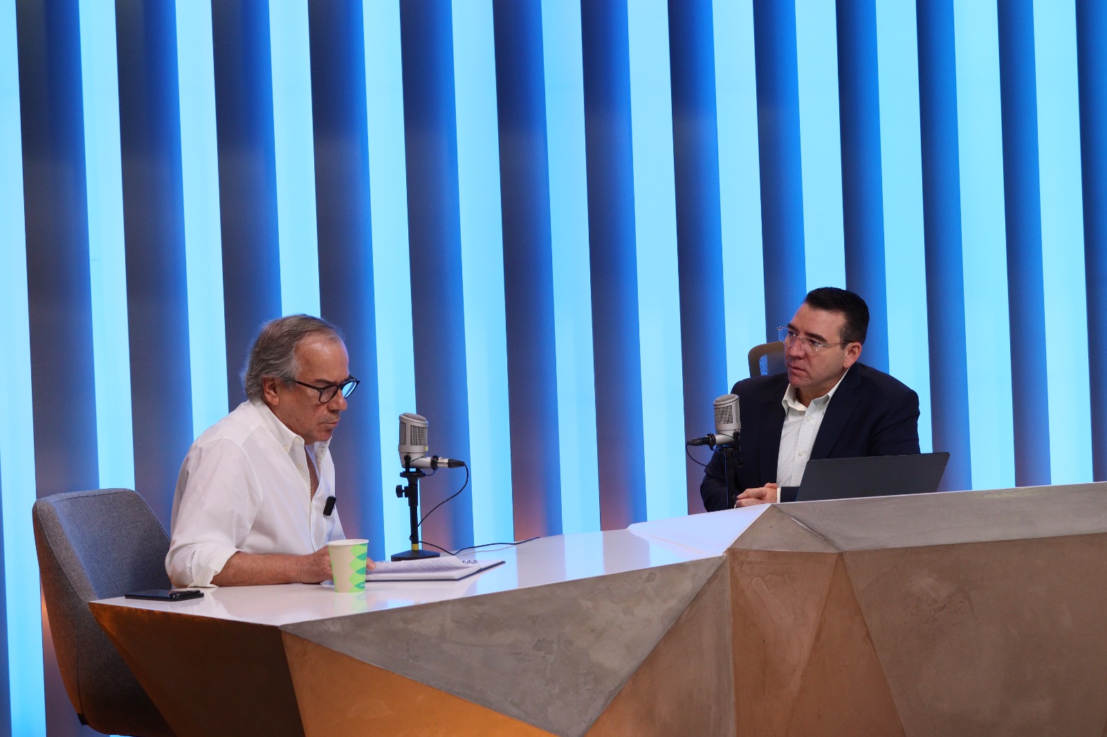 Sergio Esquer Peiro en entrevista en Los Noticieristas