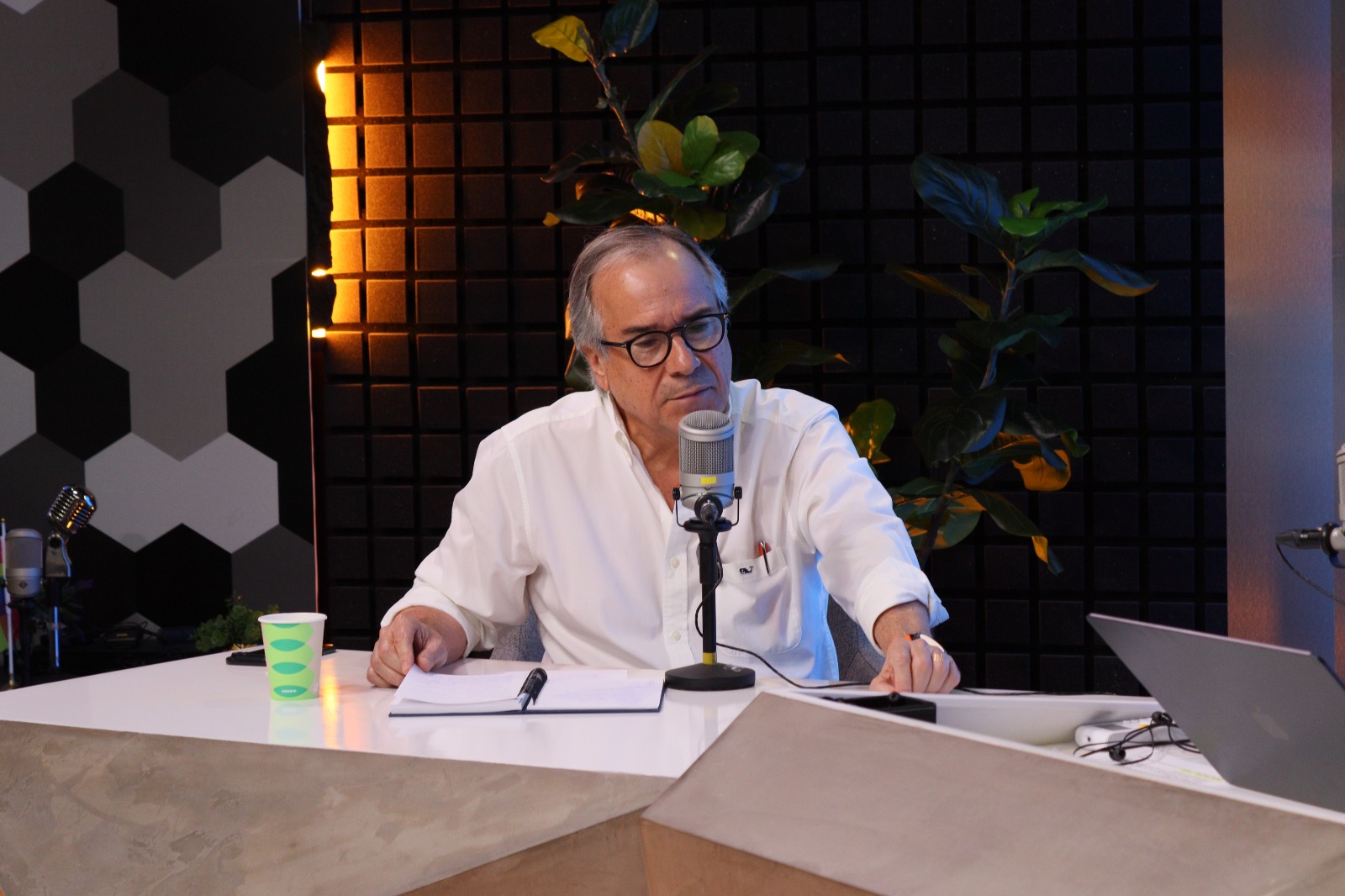 Sergio Esquer Peiro en entrevista en Los Noticieristas