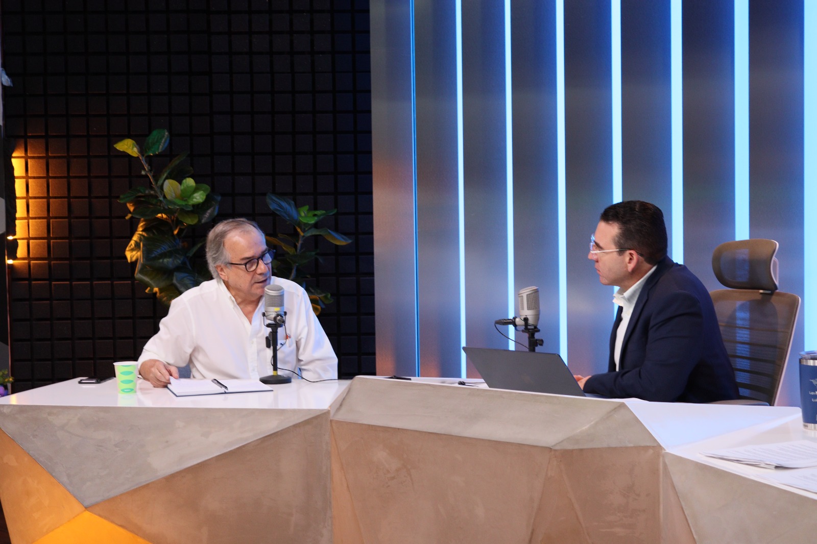 Sergio Esquer Peiro en entrevista en Los Noticieristas