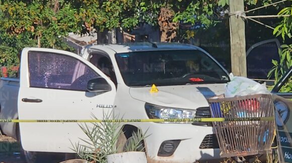 Tirotean camioneta frente a un domicilio de  la República Mexicana de Culiacán