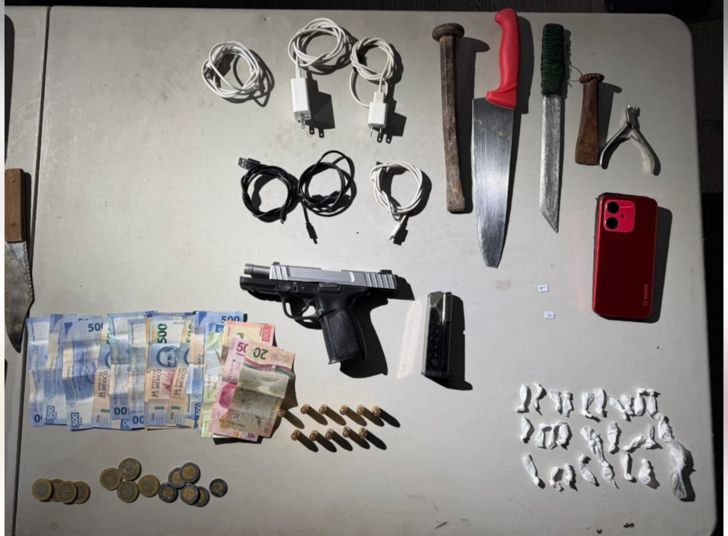 Un arma corta, drogas y $8 mil en efectivo, localizan en el Penal de Aguaruto, en Culiacán este martes