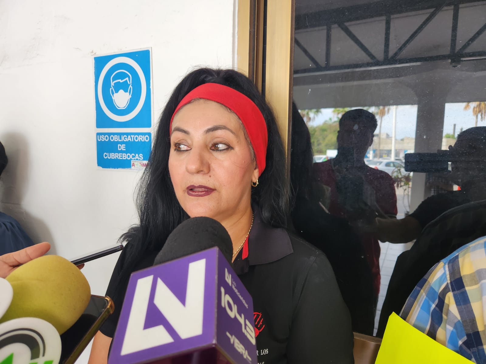 Viudas de policias toman el Ayuntamiento de Ahome