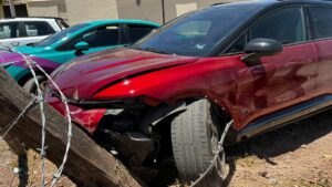 accidente deja a una mujer lesionada enjardines del country en los mochis sin