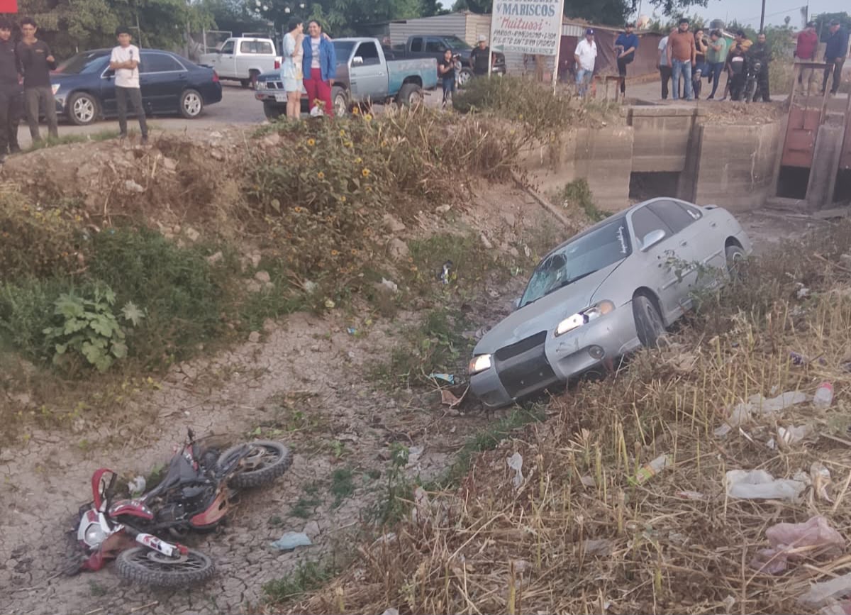 Accidente en Guasave, Sinaloa, deja dos motociclistas lesionados