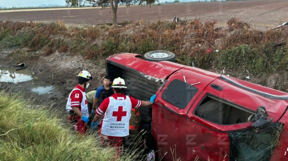 Una persona sin vida y dos más lesionadas el saldo de un accidente en Flores Magón, Ahome, Sinaloa