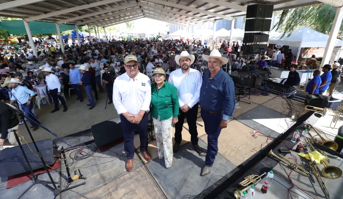 Acude secretario de Agricultura a festejo del Día del Agricultor en Guasave