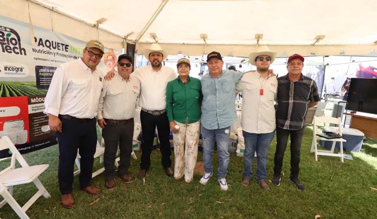 Acude secretario de Agricultura a festejo del Día del Agricultor en Guasave