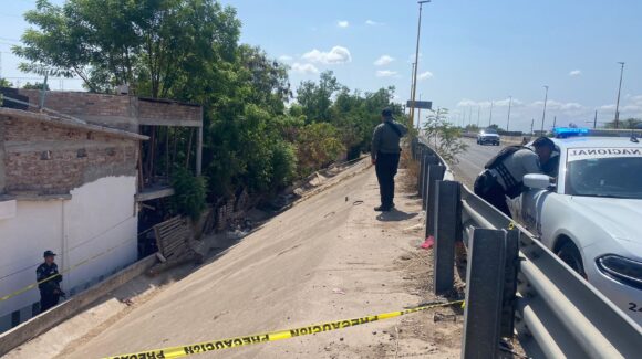Adulto mayor muere atropellado sobre la México 15 en Guasave, Sinaloa